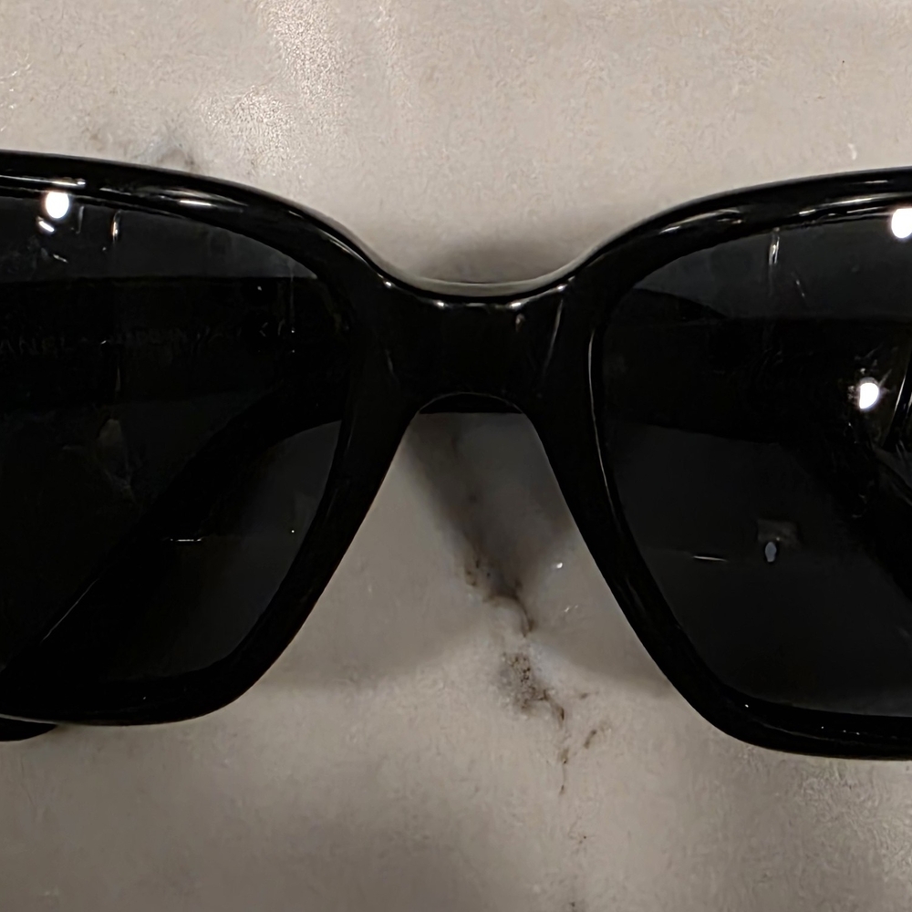 Vintage CHANEL Black Sunglasses ***No Case*** - Picture 3 of 4